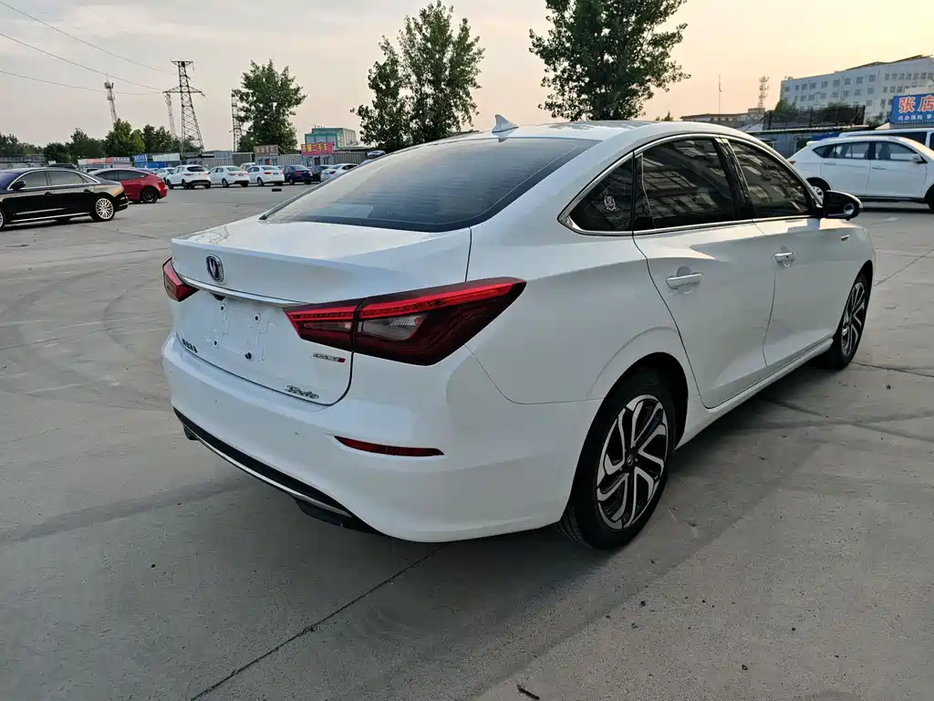 Changan Eado 2018 — фото 20