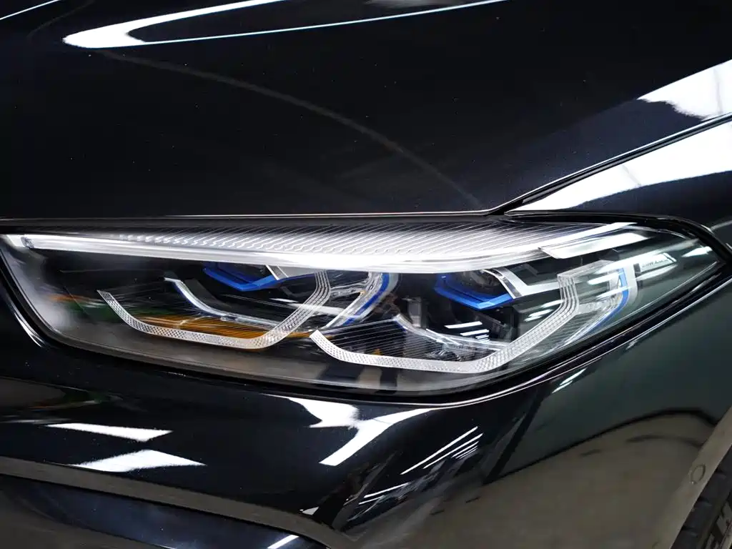 BMW M8 2022 — фото 16