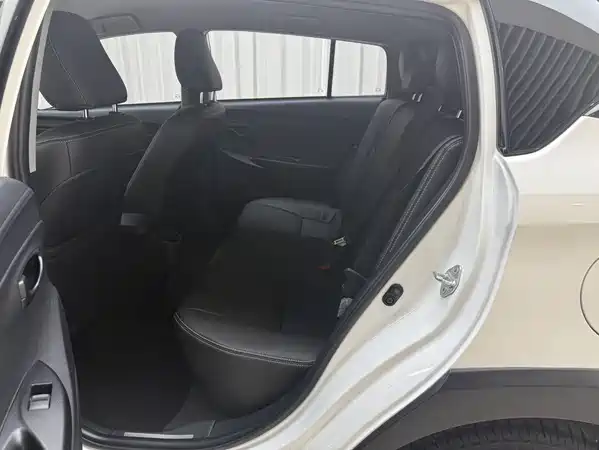 Toyota Yaris L 2023