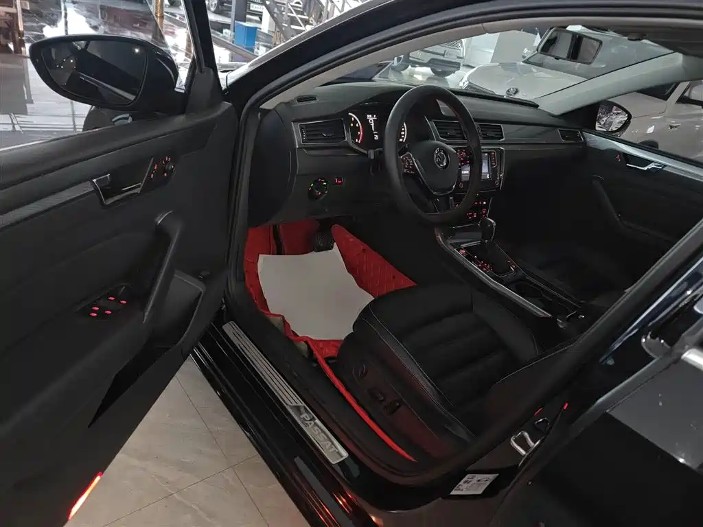 Volkswagen Passat 2018 — фото 13