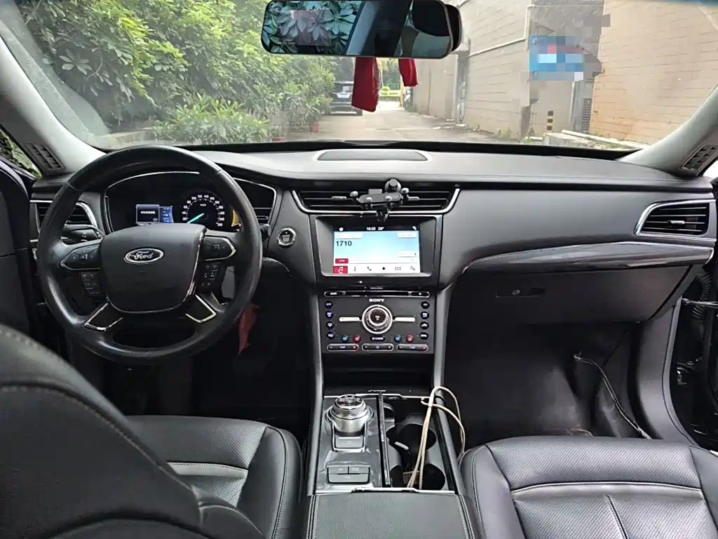 Ford Taurus 2017 — фото 13
