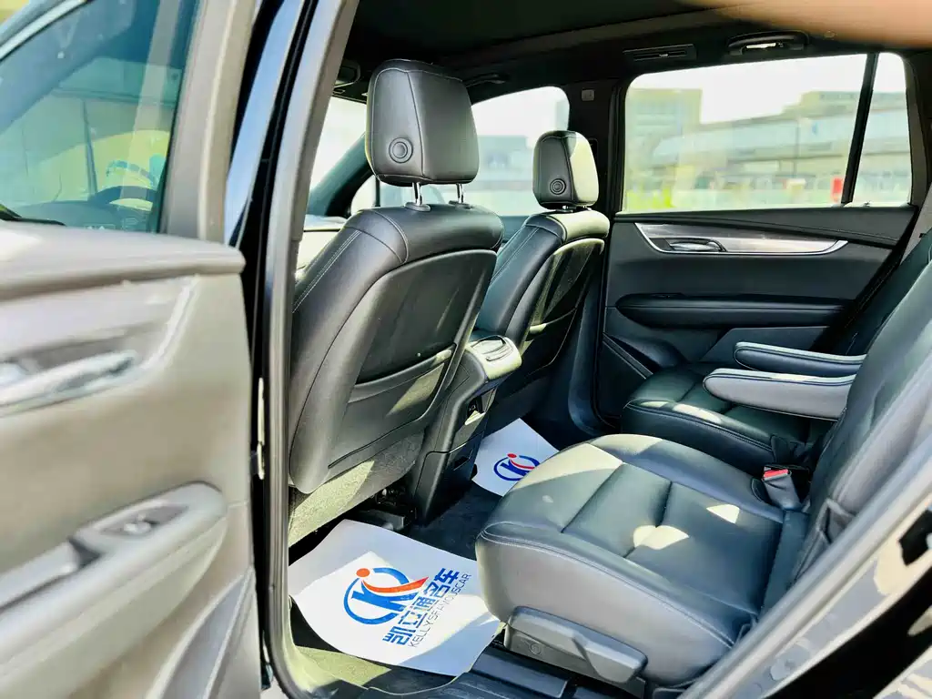Cadillac XT6 2020 — фото 15