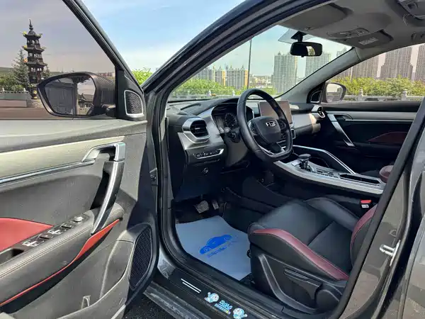 Geely Binyue 2022