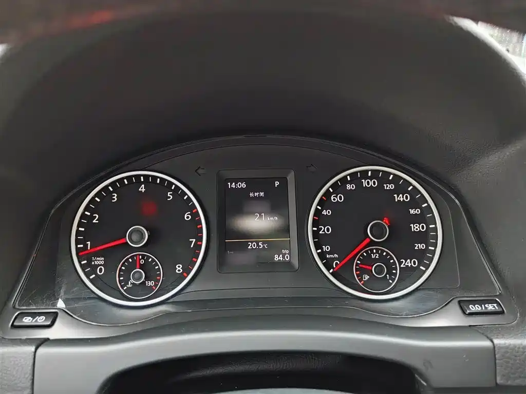 Volkswagen Tiguan 2015 — фото 15