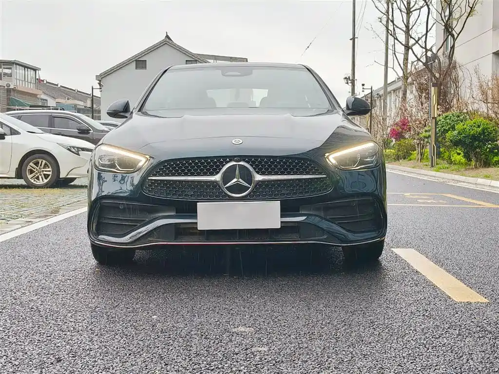 Mercedes-Benz C-Class 2024