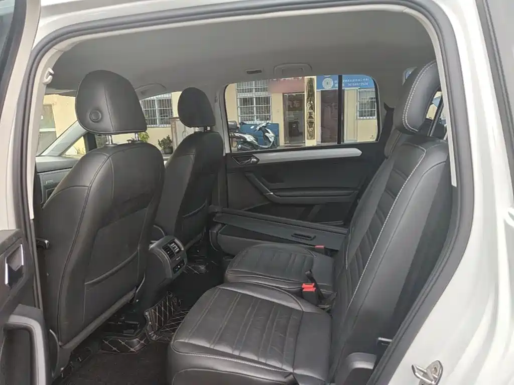 Volkswagen Touran 2017 — фото 17