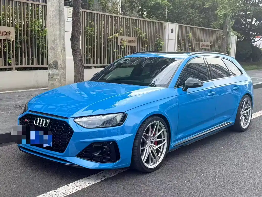 Audi RS 4 2021 — фото 1