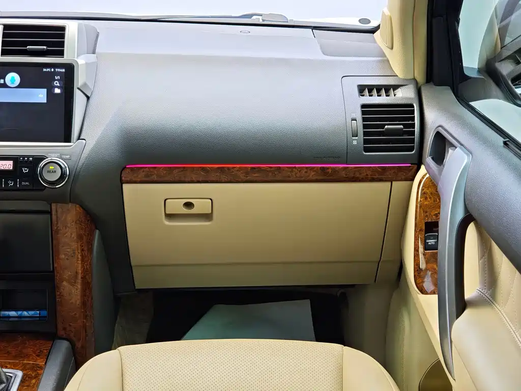 Toyota Prado 2014 — фото 15