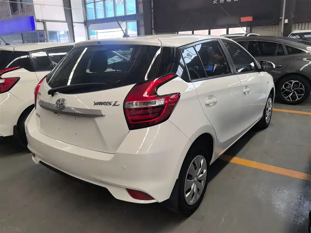 Toyota Yaris L 2018 — фото 7