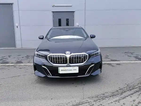 BMW i5 2025