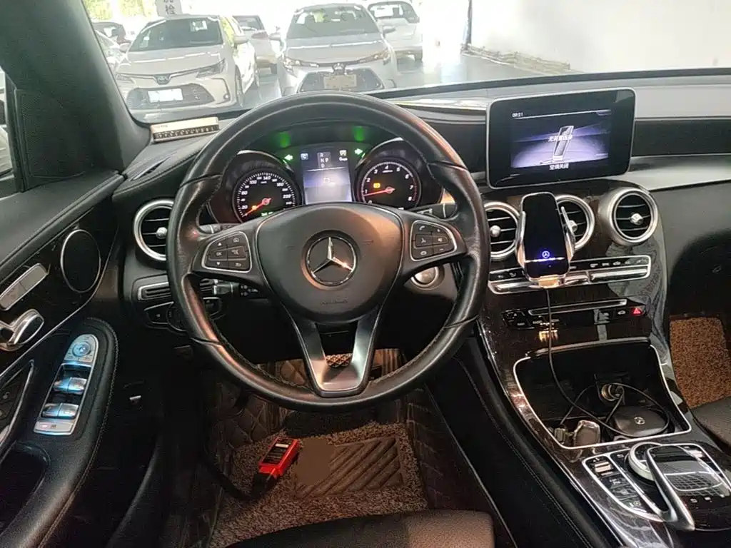Mercedes-Benz GLC 2019 — фото 11