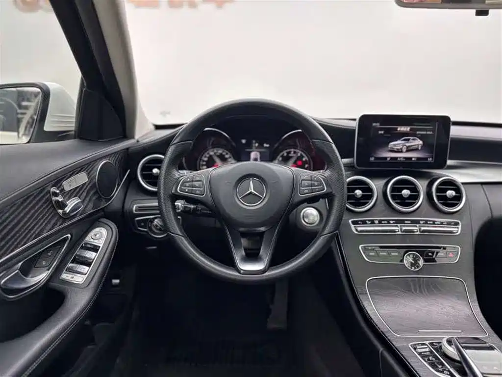 Mercedes-Benz C-Class 2018 — фото 9