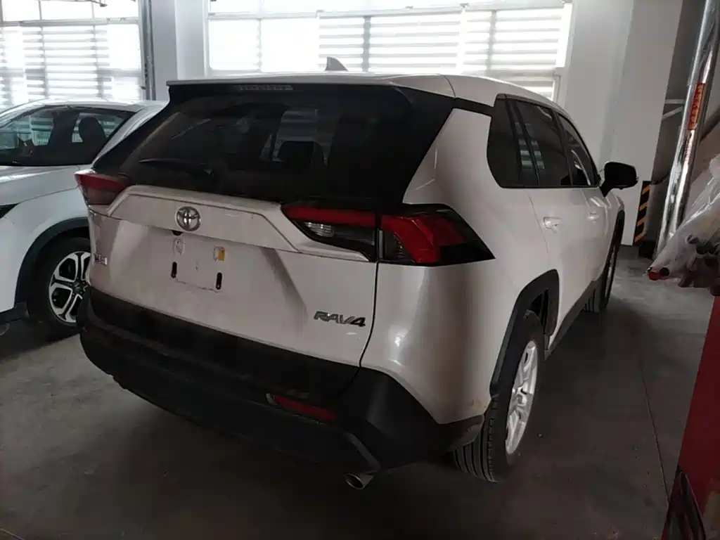 Toyota RAV4 2025