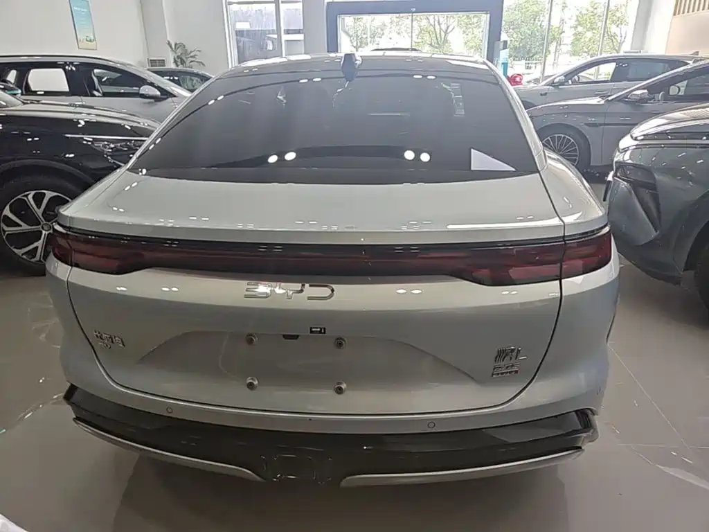 BYD Han L 2025