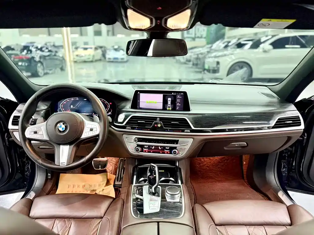 BMW 7 Series 2021 — фото 6