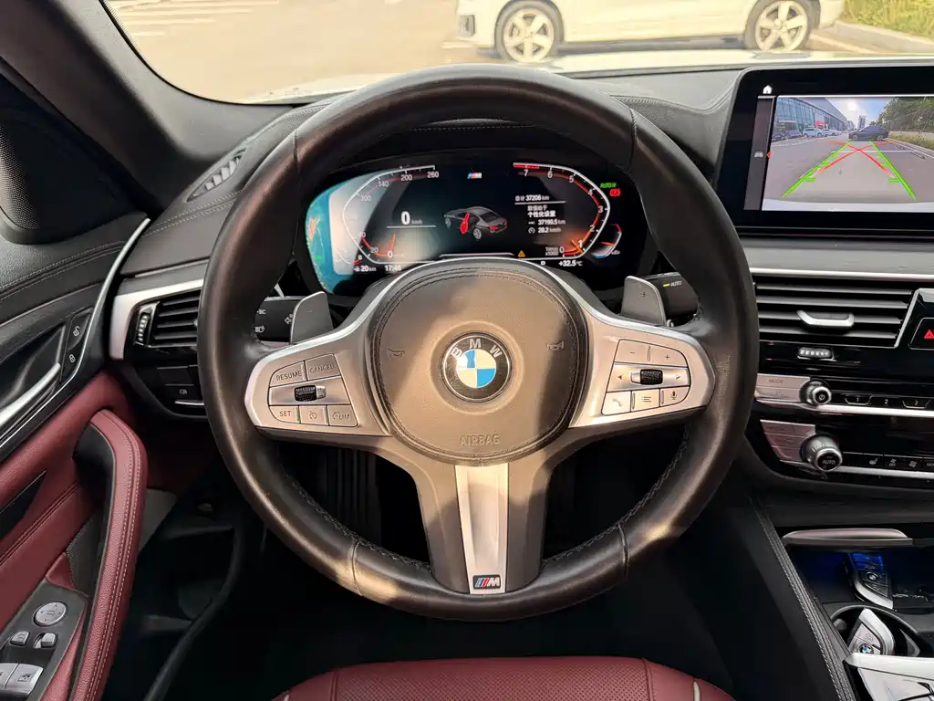 BMW 5 Series 2023 — фото 10