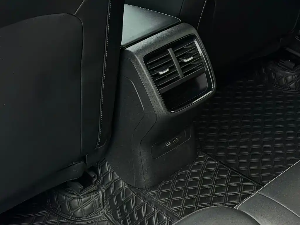 Skoda Octavia 2023 — фото 20