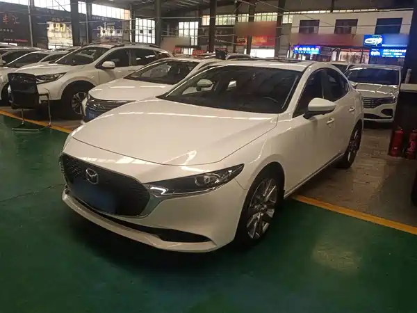 Mazda 3 Axela 2023