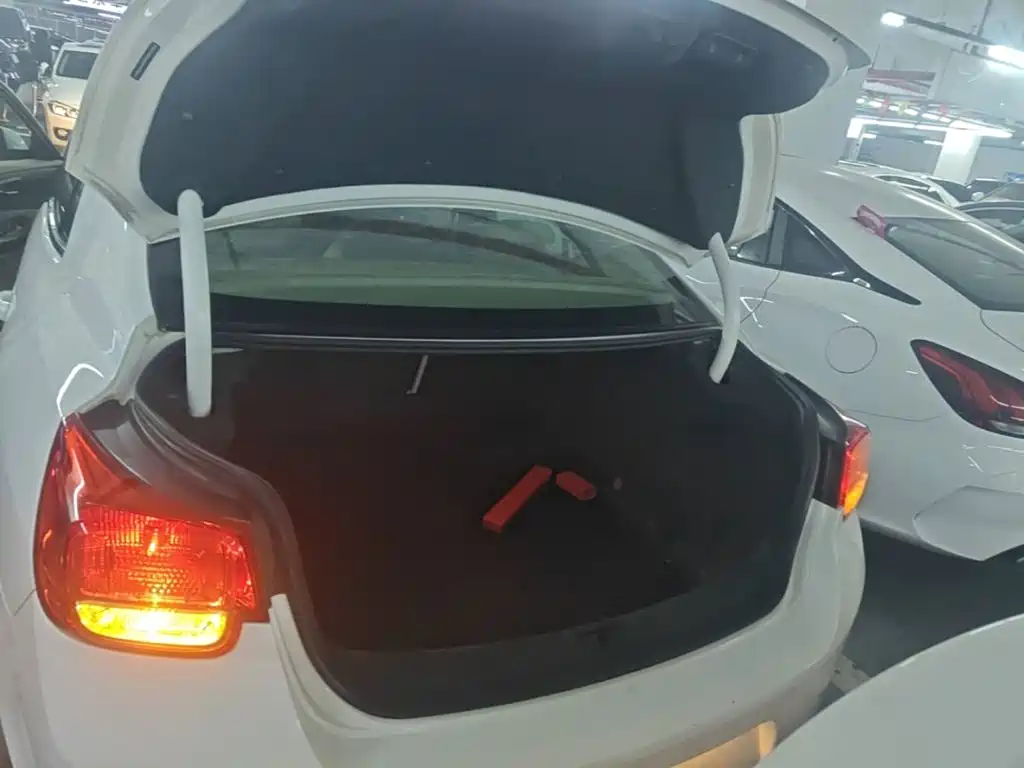 Chevrolet Malibu 2015 — фото 19