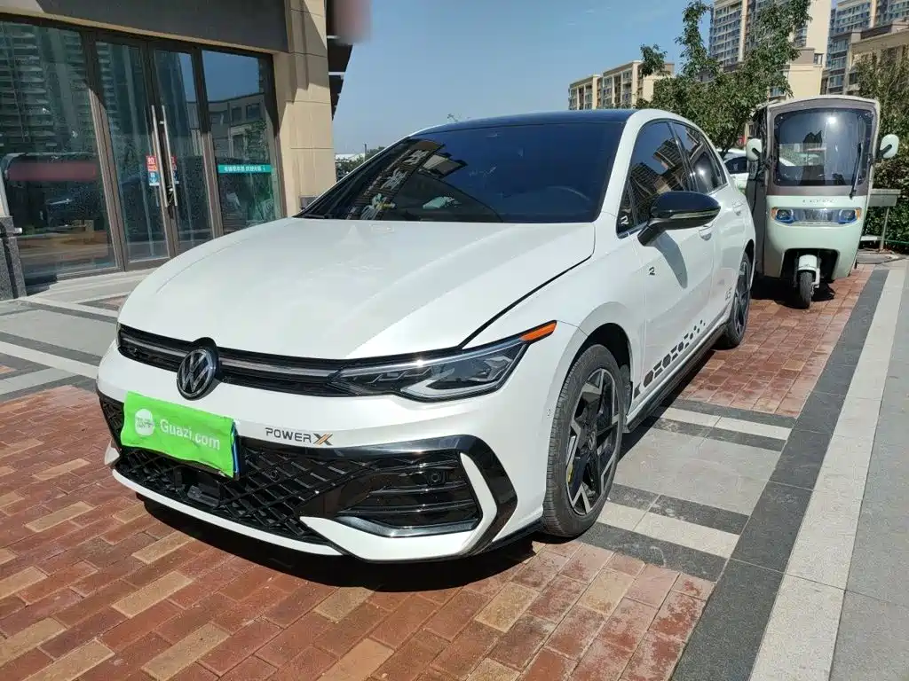 Volkswagen Golf 2024