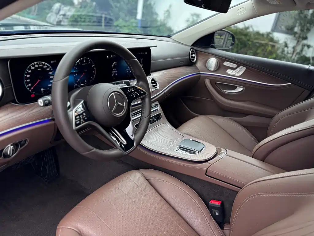 Mercedes-Benz E-Class 2023 — фото 8