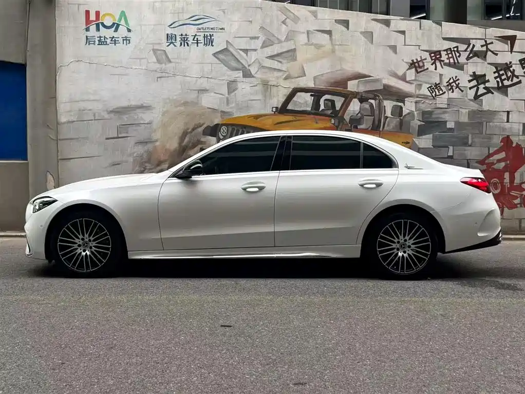 Mercedes-Benz C-Class 2025