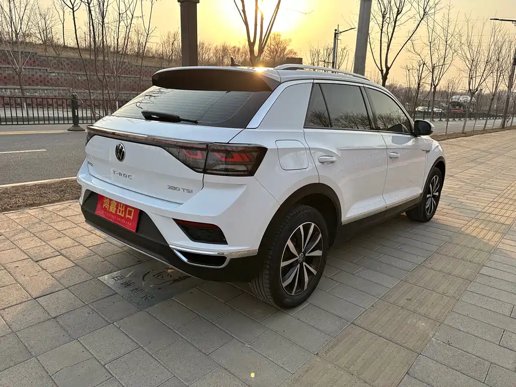 Volkswagen T-Roc 2023 — фото 9