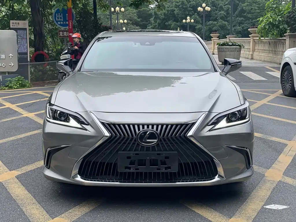 Lexus ES 2019 — фото 2