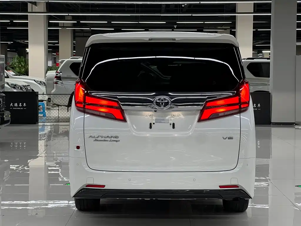 Toyota Alphard 2018 — фото 5