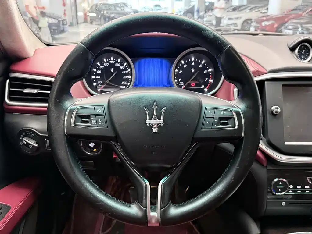 Maserati Ghibli 2015 — фото 10