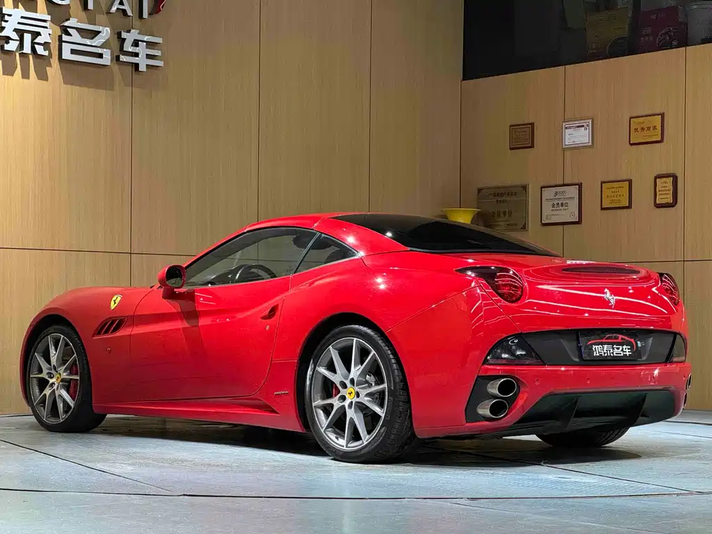 Ferrari California T 2013 — фото 16