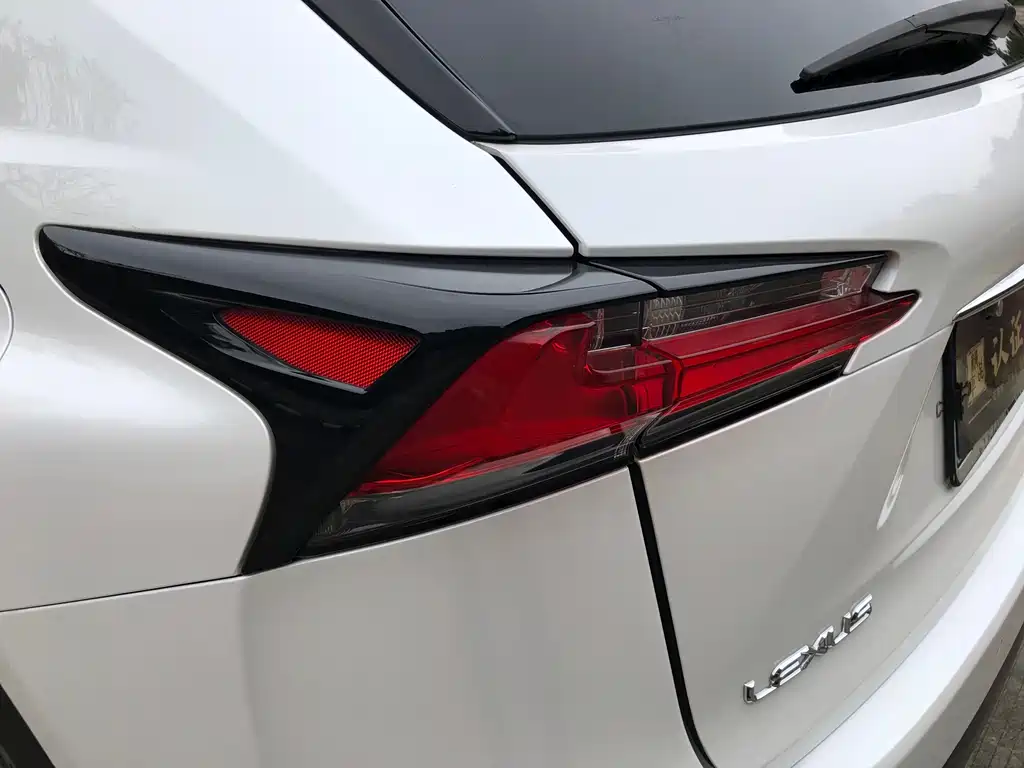 Lexus NX 2016 — фото 21