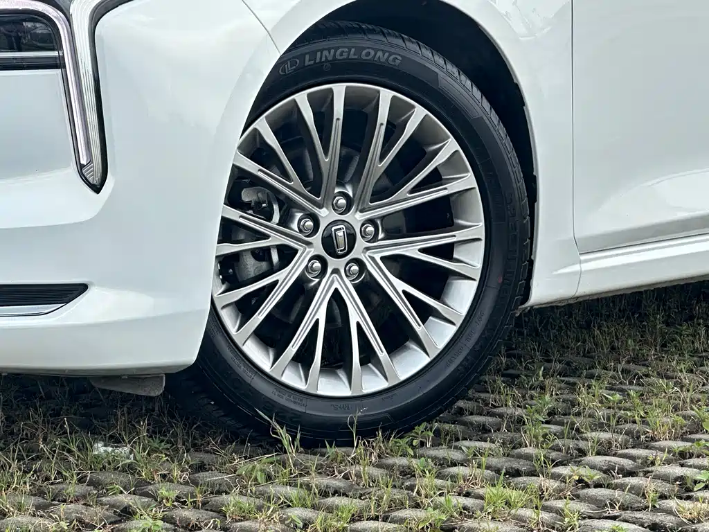 Bestune B70 2024 — фото 4