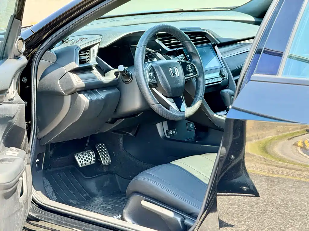 Honda Civic 2021 — фото 10