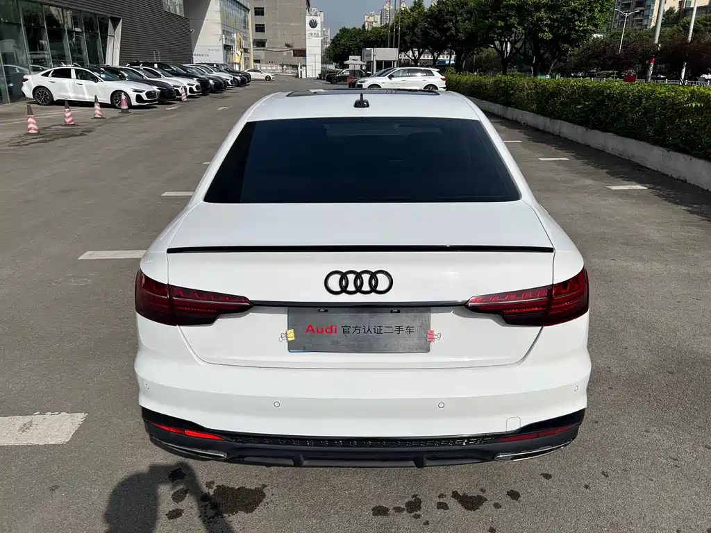 Audi A4L 2023 — фото 11