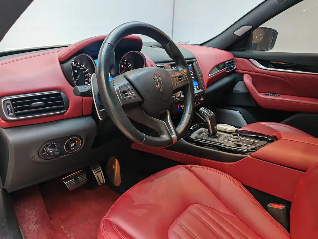 Maserati Levante 2021 — фото 17