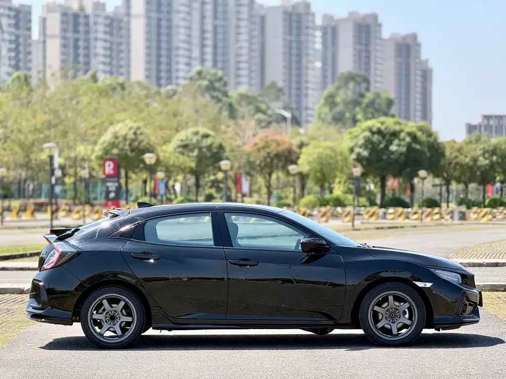 Honda Civic 2021 — фото 19