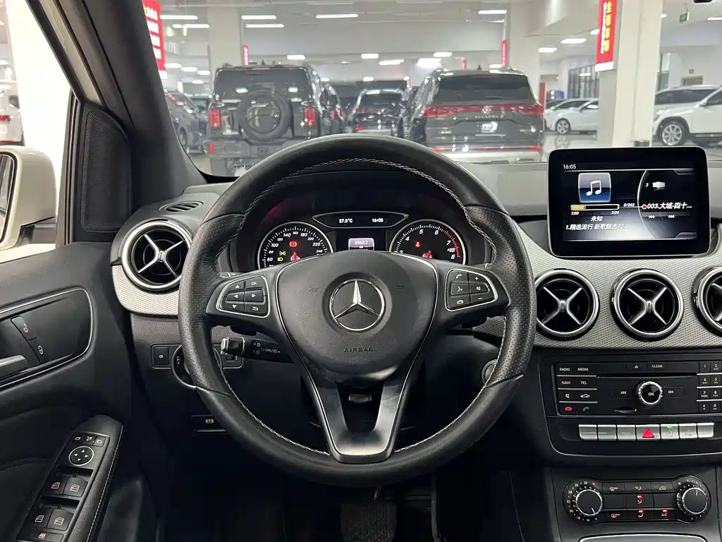 Mercedes-Benz B-Class 2018 — фото 15