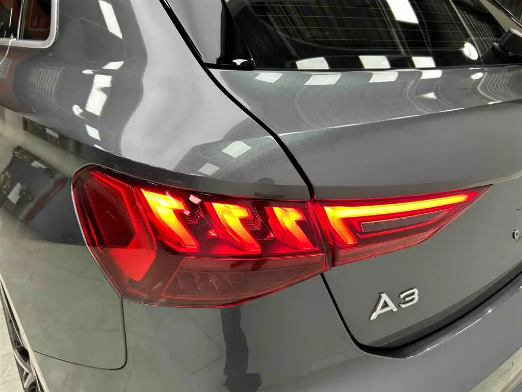 Audi A3 2023 — фото 19