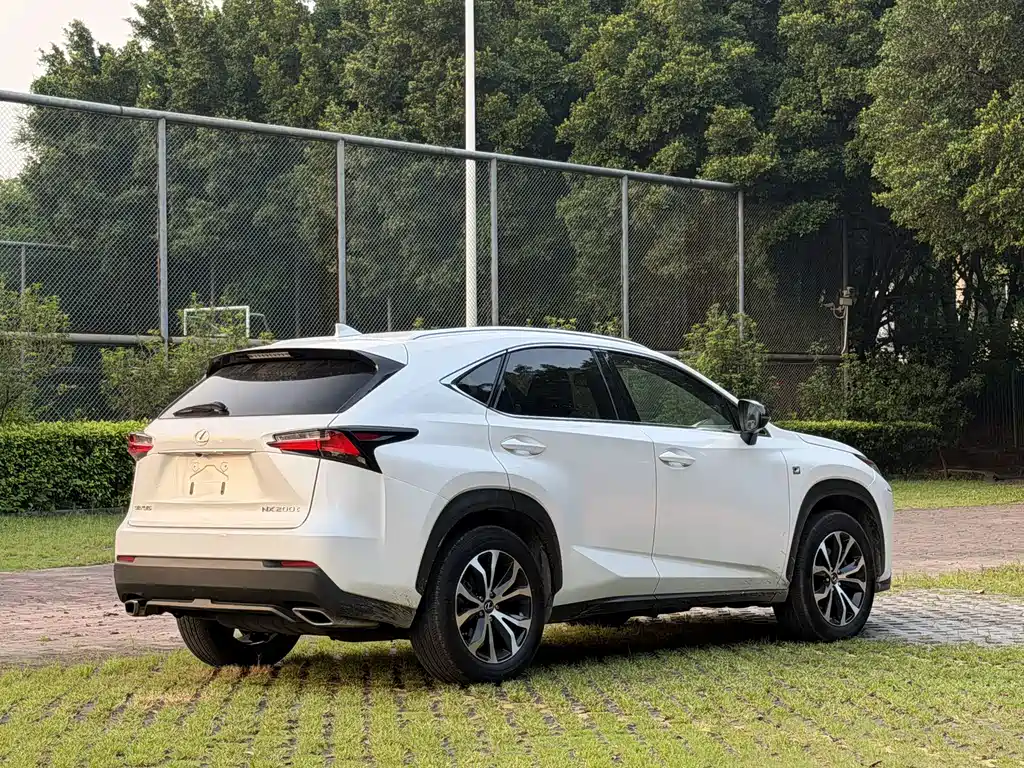 Lexus NX 2017 — фото 4
