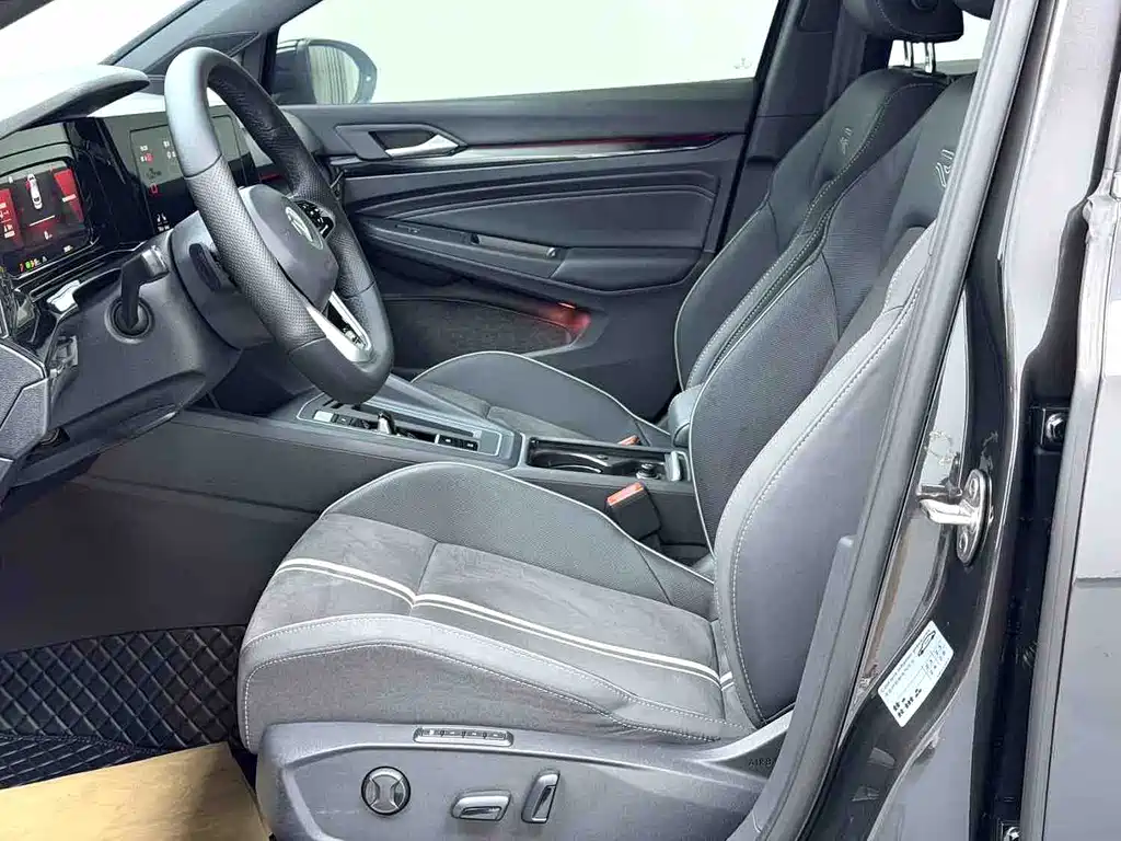 Volkswagen Golf 2023