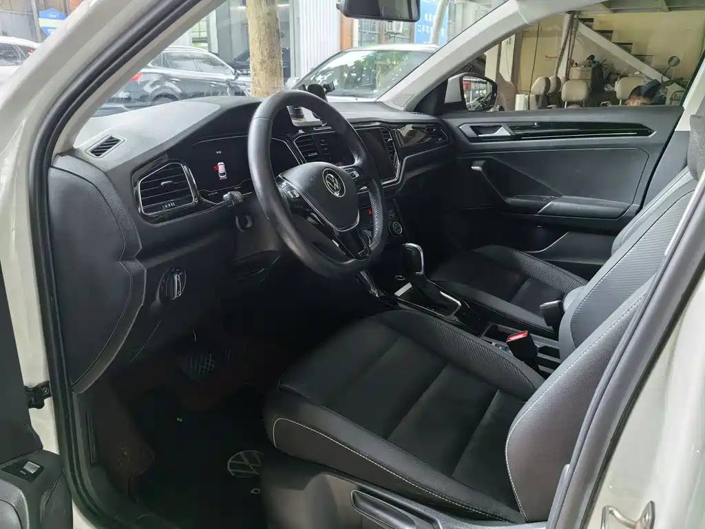 Volkswagen T-Roc 2021