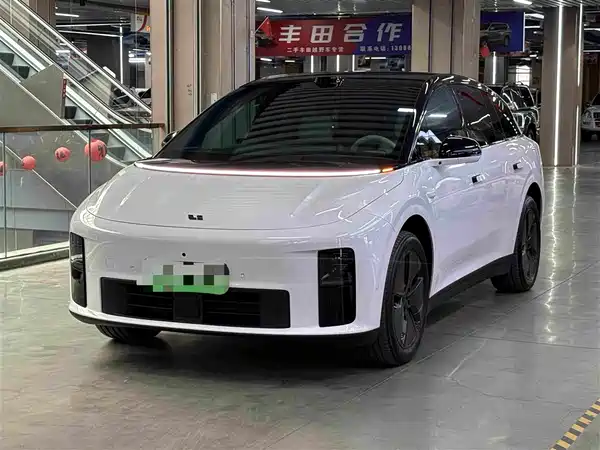 Li Auto i6 2025
