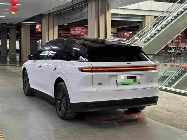 Li Auto i6 2025