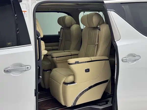 Toyota Alphard 2015