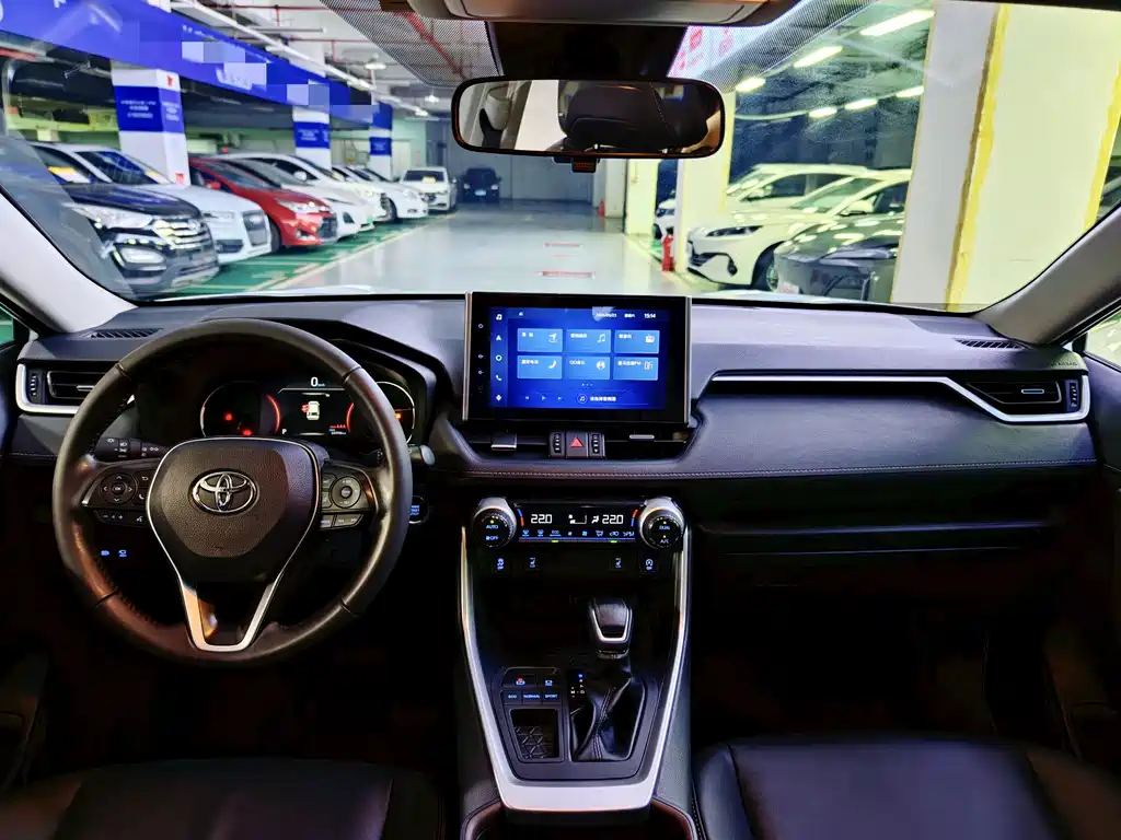 Toyota RAV4 2022 — фото 10