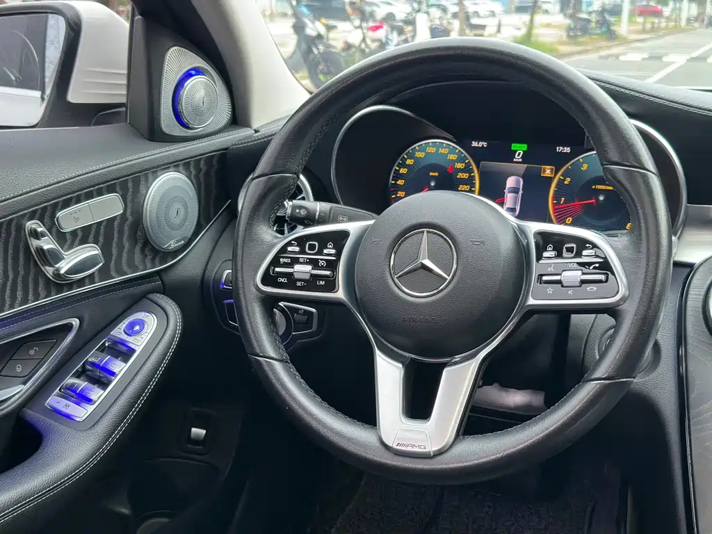 Mercedes-Benz C-Class 2019 — фото 15