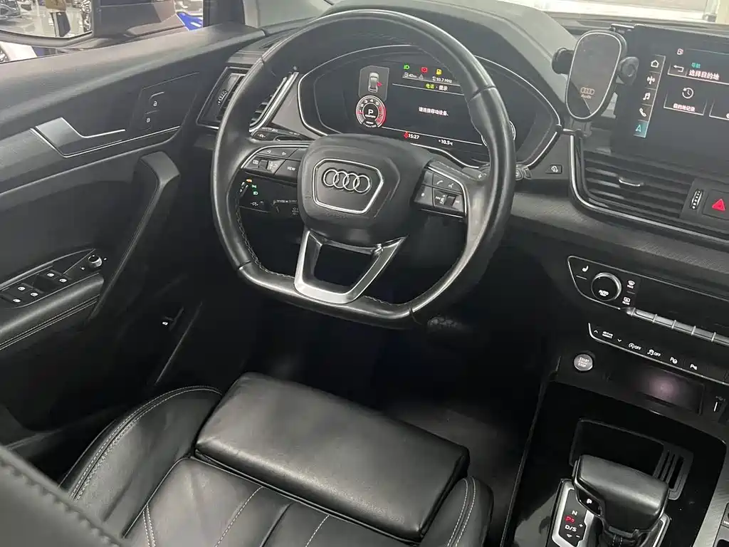 Audi Q5L 2022 — фото 36