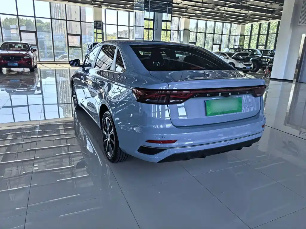 Geely Emgrand 2023 — фото 11