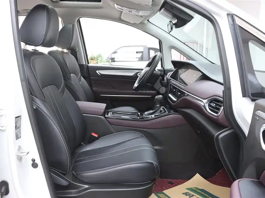 GAC Motor Trumpchi M6 2025 — фото 19